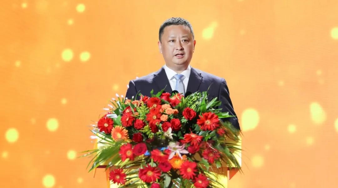 董事長.jpg 董事長.jpg