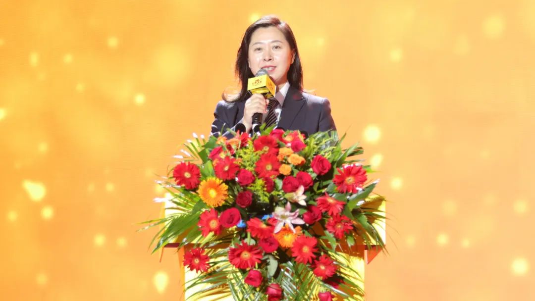 侯麗萍.jpg 侯麗萍.jpg